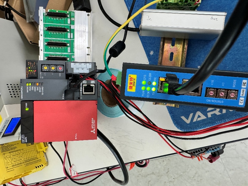 CC-Link转Modbus TCP协议转换网关实现三菱 PLC与传感器通讯在快递分拣中心的应用案例(图5)