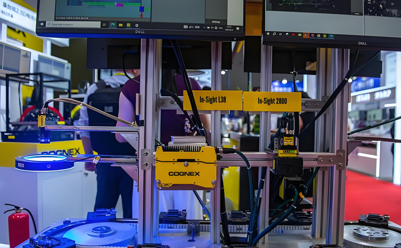 欧姆龙 CJ2 PLC 借助以太网通讯模块与上位机通讯实现威纶触摸屏监控 AGV/AMR 搬运的应用配置案例(图4)