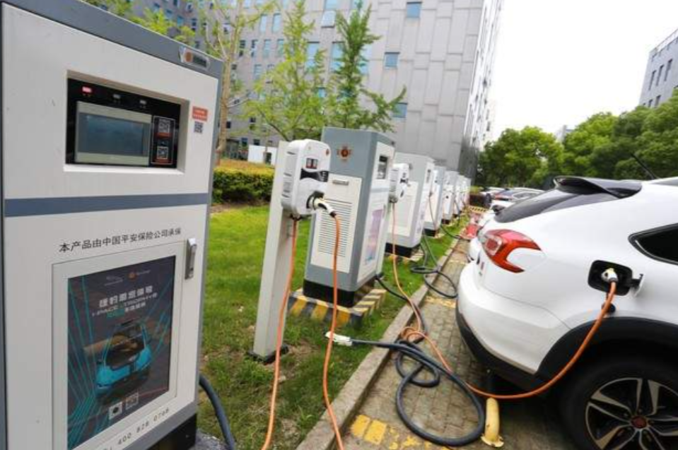 西门子200系列PLC通过以太网模块和西门子触摸屏上位机通讯在充电桩群智能化监控经典应用案例(图6)