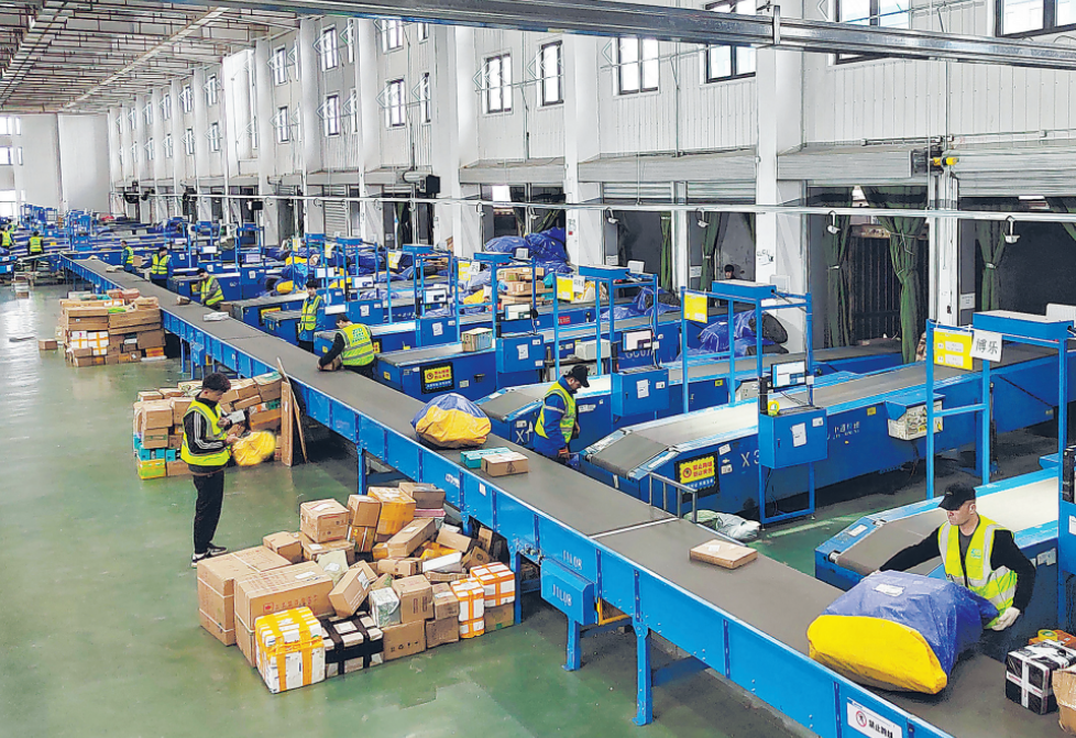 西门子300系列PLC通过以太网模块和西门子触摸屏上位机通讯在自动分拣系统经典应用案例(图2)